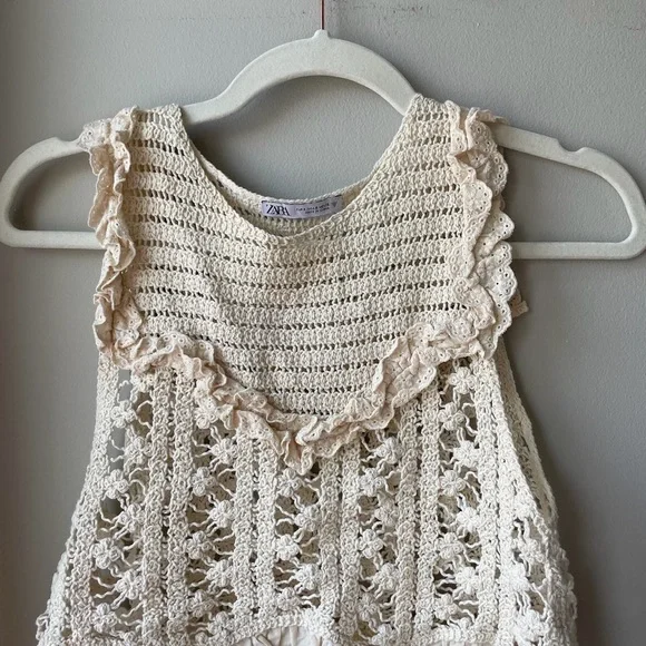 Zara Cream Crochet Ruffled Crop Top - Picture 5 of 7